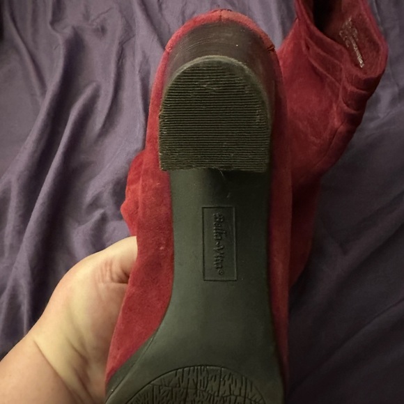 Red suede booties - Picture 3 of 5